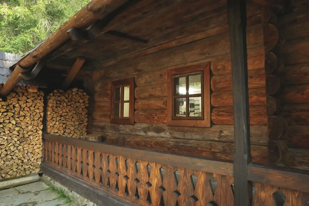 Ide Desain Rumah Kayu Kampung Yang Bikin Rumah Jadi Estetik